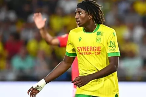 تقارير: بايرن ميونخ يستفسر عن إمكانية ضم مدافع نانت